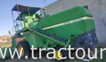 À vendre Moissonneuse batteuse à sacs بالشكارة John Deere 1157 complet