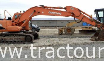 À vendre Pelle sur chenilles avec godet Doosan 225 LCV (2010) complet
