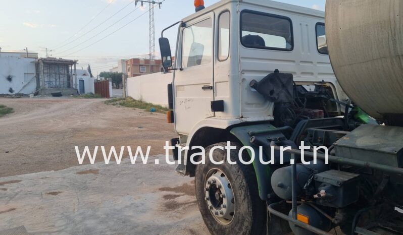 À vendre Camion avec répandeuse à bitume Renault G260 complet
