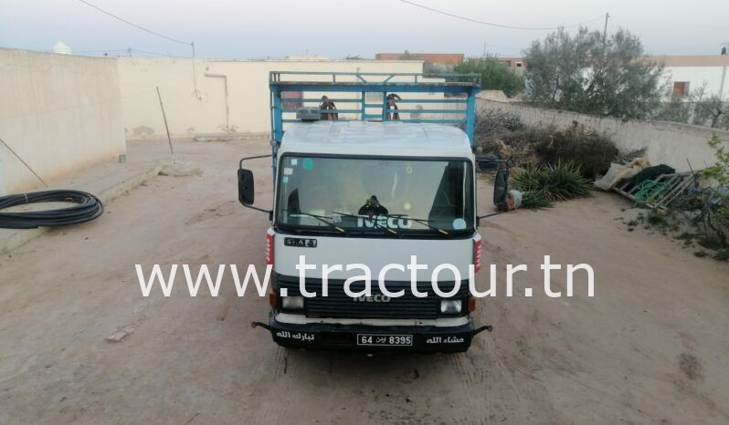 À vendre Camion plateau Iveco 135-14 avec moteur 145-17 turbo et boîte 6 vitesses complet