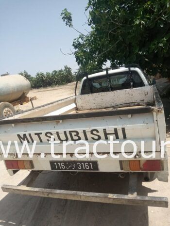 À vendre Camionnette 2 portes avec benne Mitsubishi L200 complet