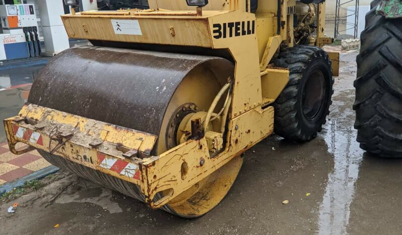 À vendre Rouleau compacteur monocylindre Bitelli complet