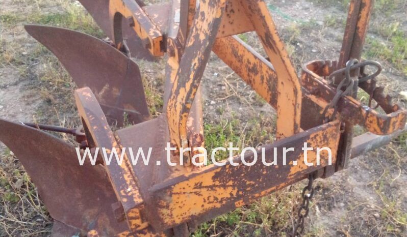 À vendre Charrue à 3 socs Huard complet