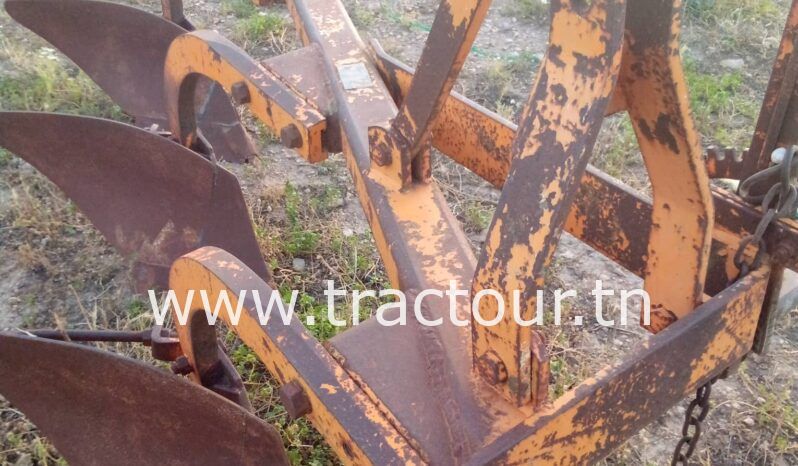À vendre Charrue à 3 socs Huard complet