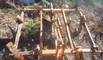 À vendre Charrue Vigneronne à 5 corps avec canadienne Huard complet