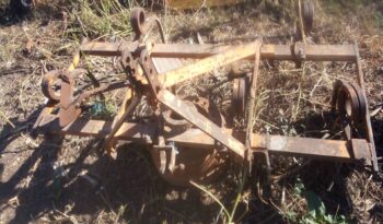 À vendre Charrue Vigneronne à 5 corps avec canadienne Huard complet