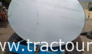 À vendre Semi remorque agricole citerne 3000 Litres sans carte grise complet