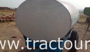 À vendre Semi remorque agricole citerne 3000 Litres sans carte grise complet