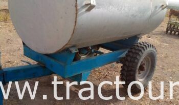 À vendre Semi remorque agricole citerne 3000 Litres sans carte grise complet