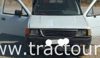 À vendre Camionnette 2 portes avec benne Isuzu complet
