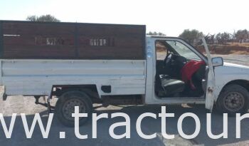 À vendre Camionnette 2 portes avec benne Isuzu complet