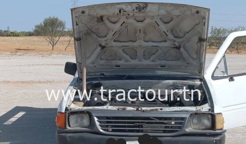 À vendre Camionnette 2 portes avec benne Isuzu complet