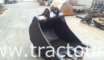 Cherche (نلوج على) godet pelle sur chenille 30-35 tonnes ابحث عن / نلوج على complet