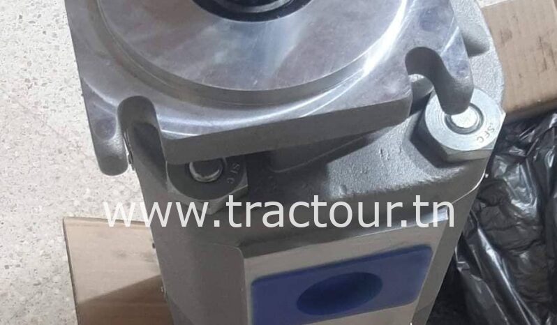 Cherche Pompe hydraulique Case 580 complet
