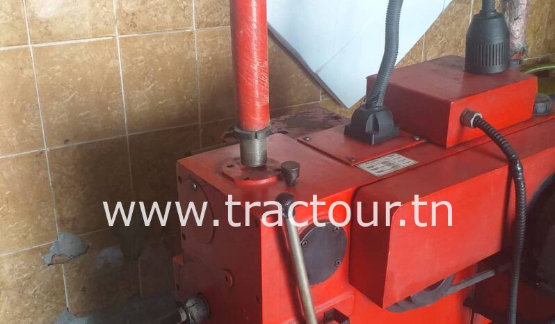 À vendre Machine de réparation pour disque de frein de tambour poids lourd T84445 complet