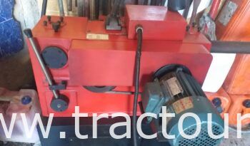 À vendre Machine de réparation pour disque de frein de tambour poids lourd T84445 complet
