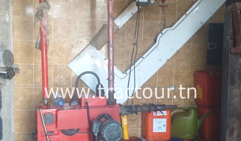 À vendre Machine de réparation pour disque de frein de tambour poids lourd T84445 complet