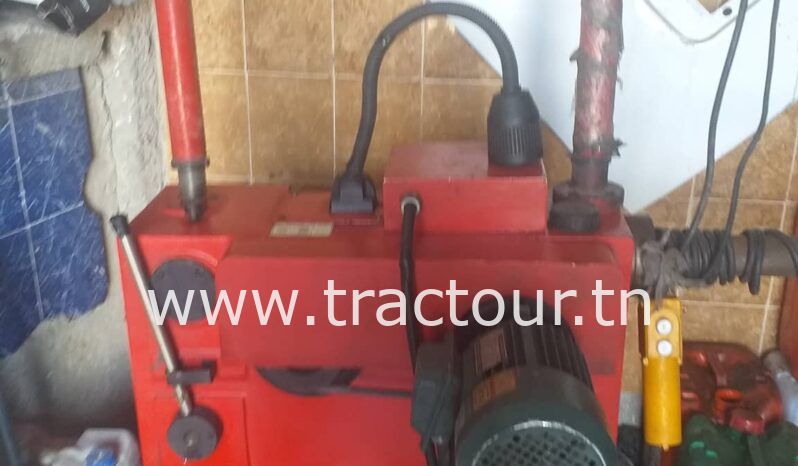 À vendre Machine de réparation pour disque de frein de tambour poids lourd T84445 complet