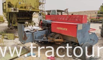 À vendre Moissonneuse batteuse à sacs بالشكارة Claas Dominator 68s avec matériel complet