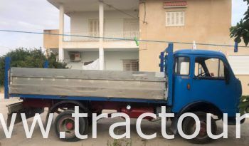 À vendre Camion plateau avec ridelles OM 40 complet