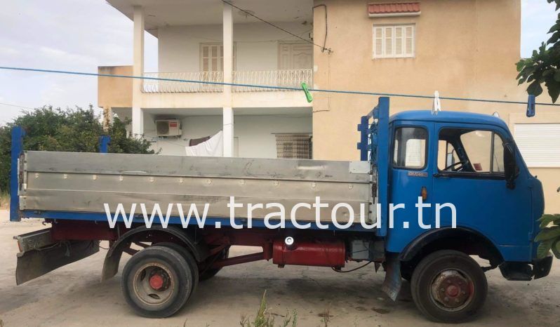 À vendre Camion plateau avec ridelles OM 40 complet