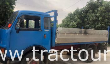 À vendre Camion plateau avec ridelles OM 40 complet