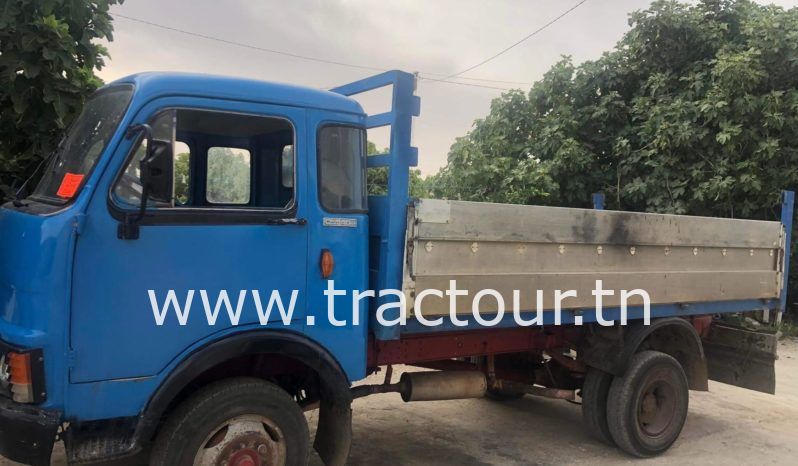 À vendre Camion plateau avec ridelles OM 40 complet