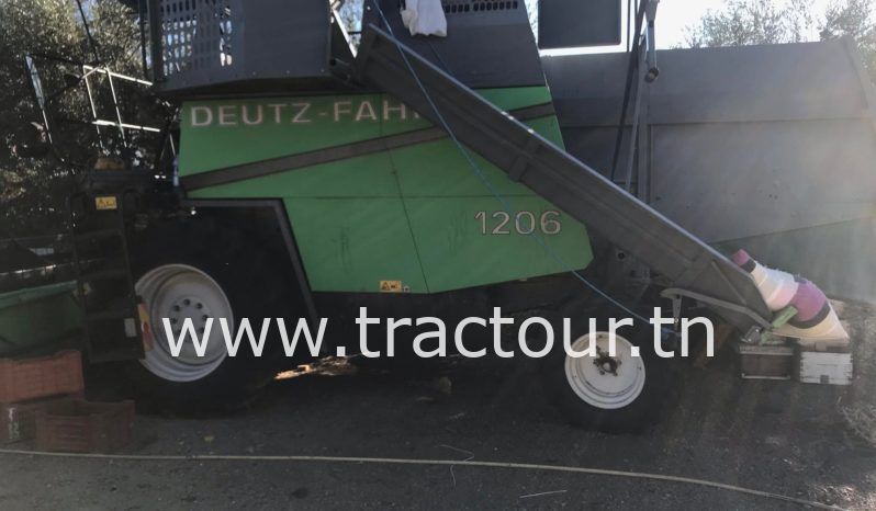 À vendre Moissonneuse batteuse à sacs بالشكارة Fahr M1206 complet