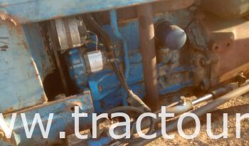 À vendre Tracteur avec matériels Ford 5000 sans carte grise complet