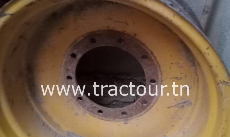 À vendre 2 jantes pour tractopelle complet