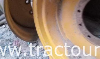 À vendre 2 jantes pour tractopelle complet