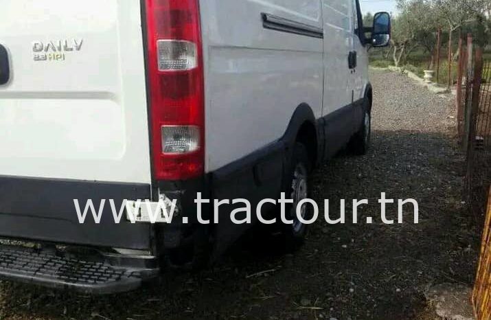 À vendre Camion fourgon Iveco Daily 29L12 importé de France complet