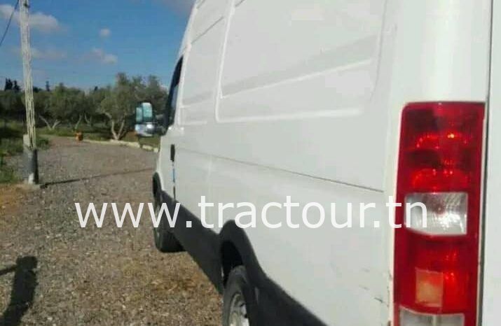 À vendre Camion fourgon Iveco Daily 29L12 importé de France complet