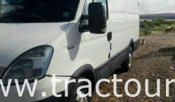 À vendre Camion fourgon Iveco Daily 29L12 importé de France complet