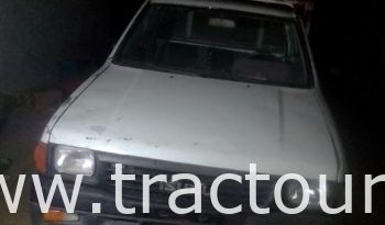 À vendre Camionnette 2 portes avec benne Isuzu complet