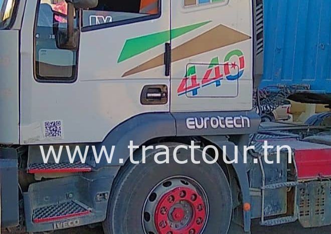 À vendre Tracteur Iveco Eurotech MP440E avec semi remorque plateau Comet complet