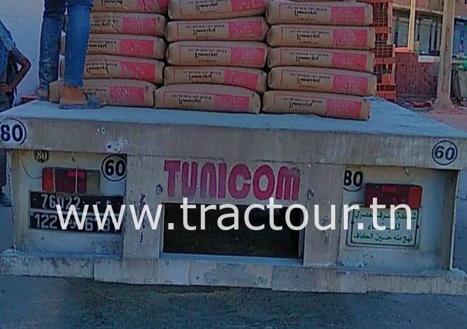 À vendre Tracteur Iveco Eurotech MP440E avec semi remorque plateau Comet complet