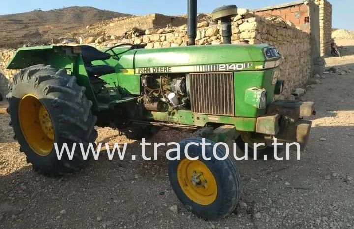 À vendre Tracteur avec matériels John Deere 2140 complet