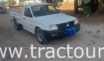 À vendre Camionnette 2 portes avec benne Mitsubishi L200 2.5D complet