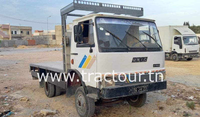 À vendre Camion plateau sans ridelles OM 50 (1986) complet