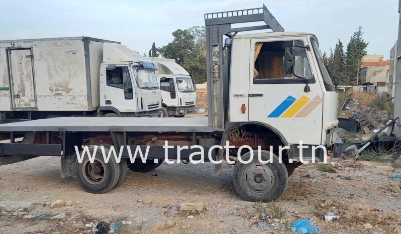 À vendre Camion plateau sans ridelles OM 50 (1986) complet