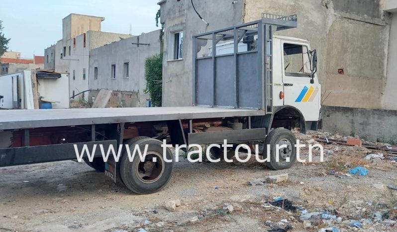 À vendre Camion plateau sans ridelles OM 50 (1986) complet