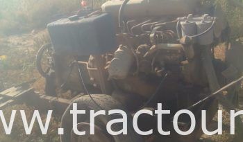 À vendre Engins de forage avec 100 mètres de tube et moteur 6 cylindres complet