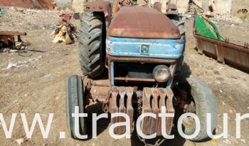 À vendre Tracteur avec matériels Leyland 384 sans carte grise complet
