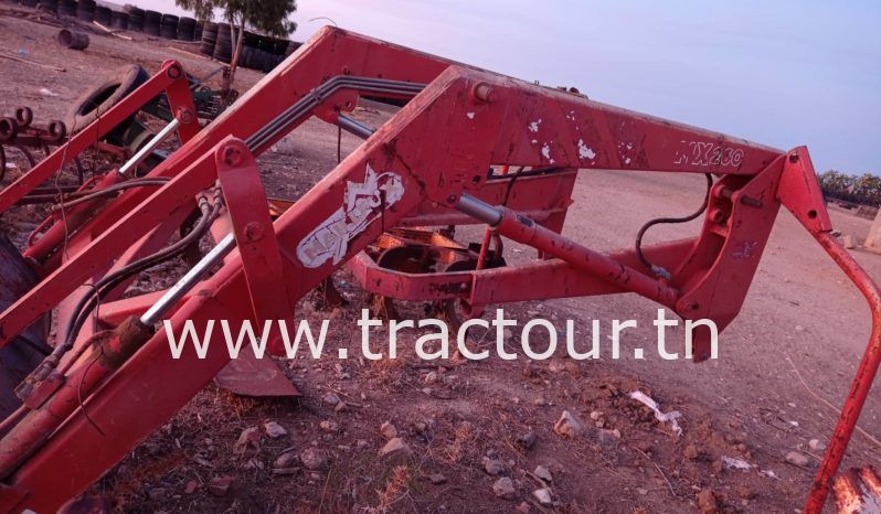 À vendre Chargeur pour tracteur MX 260 complet