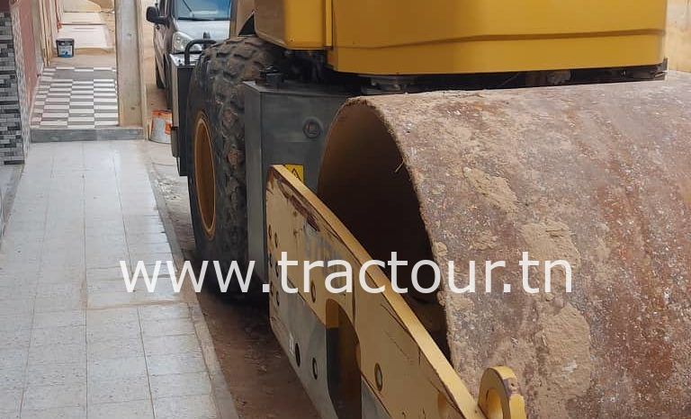 À vendre Rouleau compacteur monocylindre SDLG – 12 tonnes (2018) complet