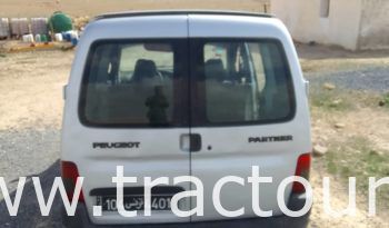 À vendre Utilitaire fourgon Peugeot Partner complet