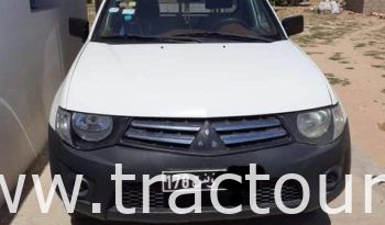À vendre Camionnette 2 portes avec benne Mitsubishi L200 complet