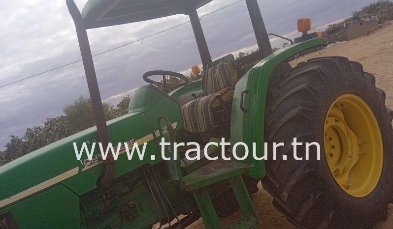 À vendre Tracteur John Deere 5705 (2011) complet