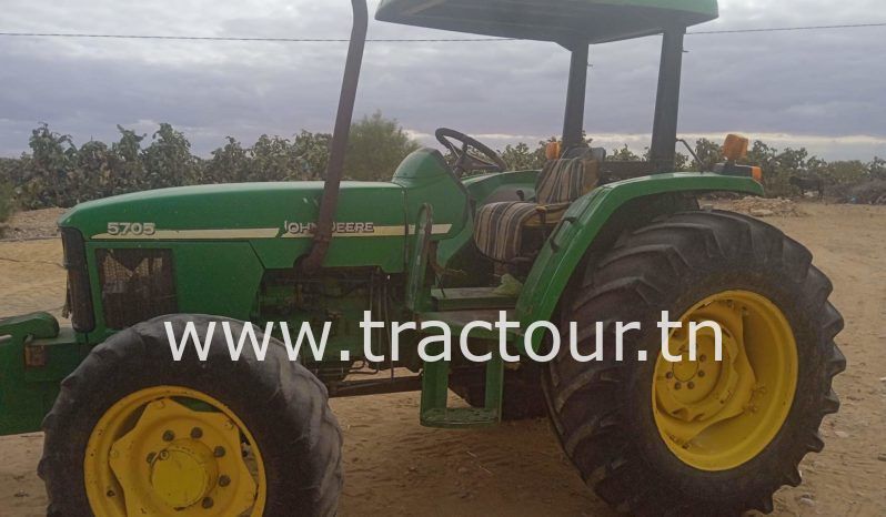 À vendre Tracteur John Deere 5705 (2011) complet